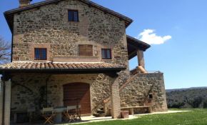 Photo nof farmhouse for sale in Central Italy