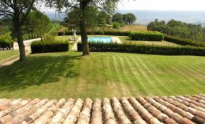 Photo of swimming pool and garden of property for sale near Rome